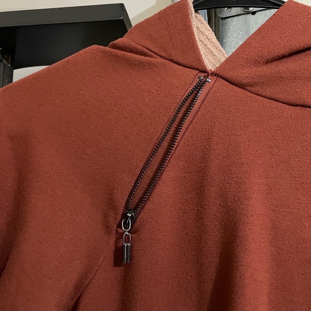 Sweatshirt - Picture 2 of 3